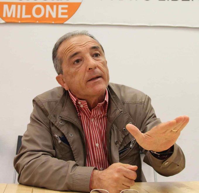 Milone e Ganier: «Sindaco, rifletti» 