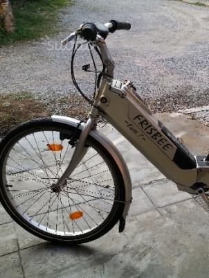 Riconosce la bicicletta che le avevano rubato un anno fa