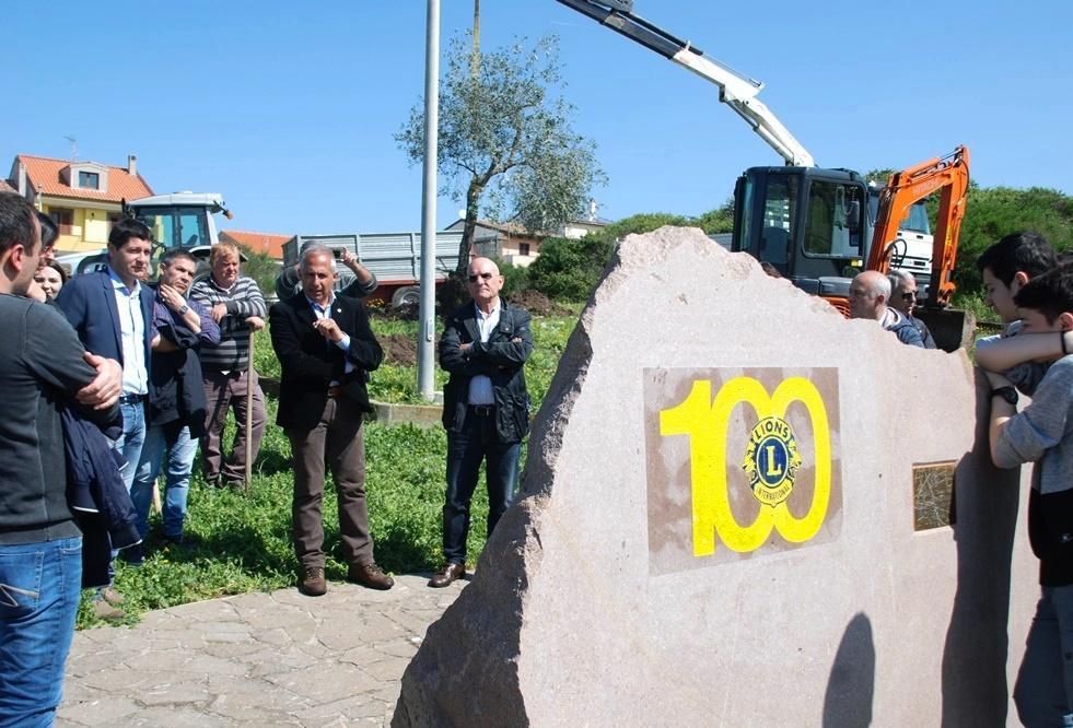 Olivo centenario per i Lions 