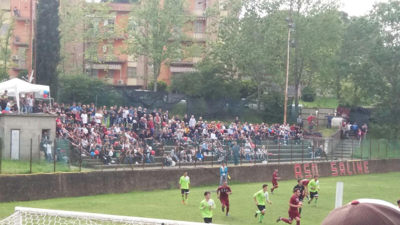 Il pubblico presente alla partita del Saline contro il Pappiana