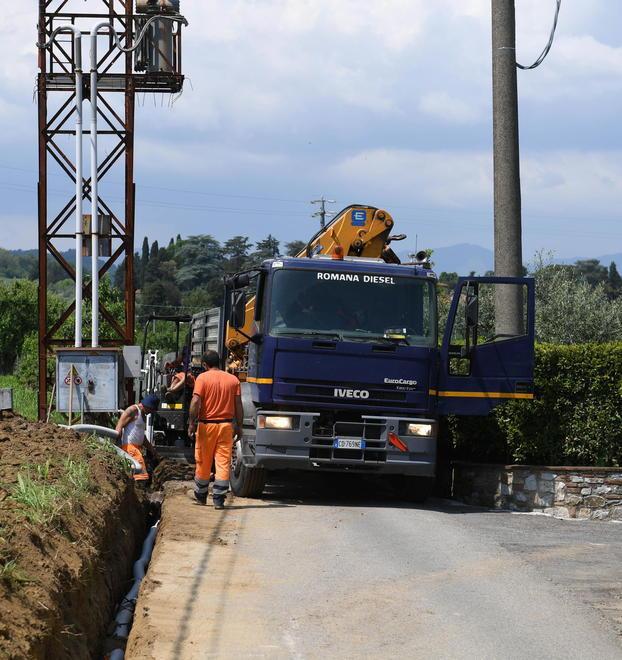 «Strada chiusa, ambulanza bloccata» 