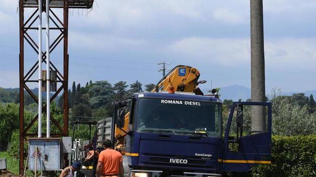 «Strada chiusa, ambulanza bloccata»