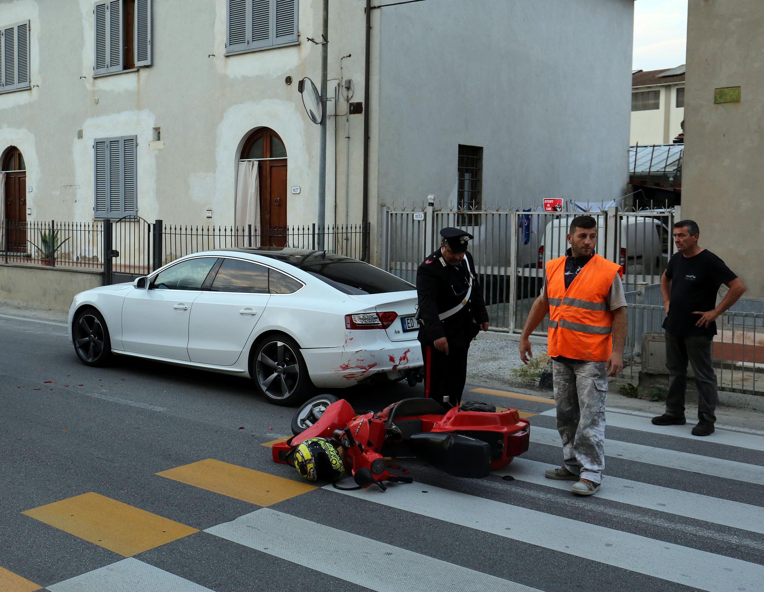 Un'immagine dell'incidente a Castelmartini (Foto Nucci)