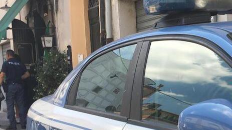 Rapinatrice col cacciavite tenta il colpo in farmacia