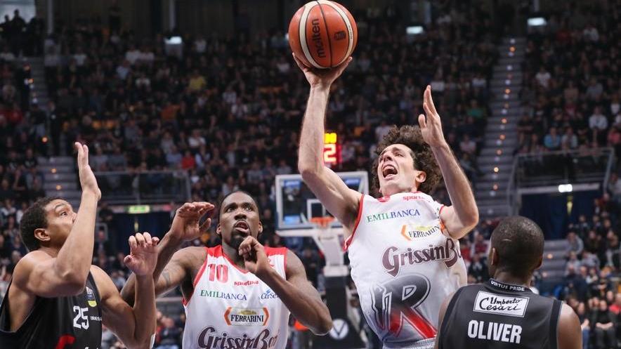 La Virtus si gioca i playoff al Bigi sul web si scatenano i “gufi”