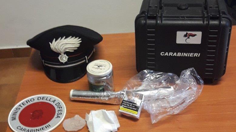 La droga sequestrata dai carabinieri di Iolo