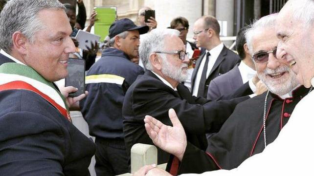 Il nostro popolo la accoglie: preghi per noi