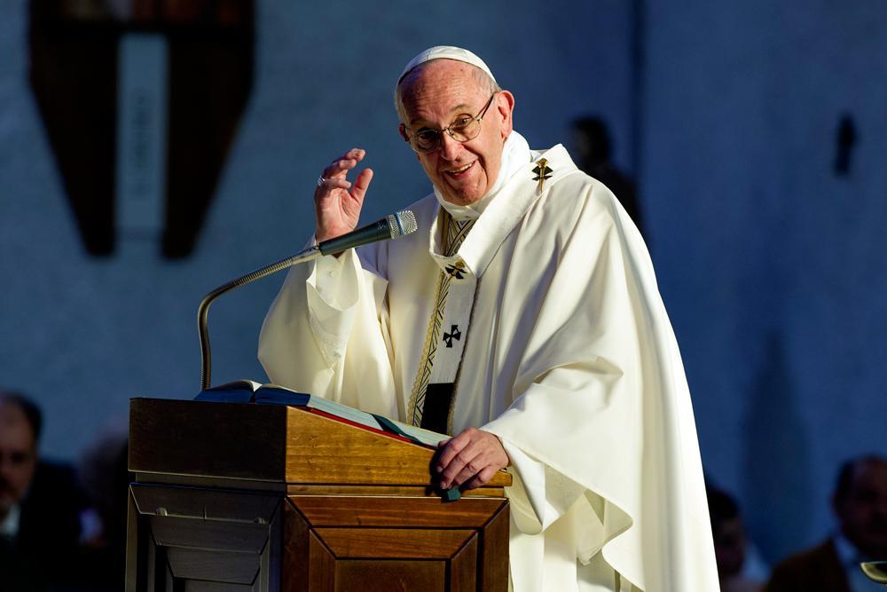 Auguri di lunga vita e saluti. E Vittorio gli dice: «Io sono buddista ma la pensiamo uguale» 