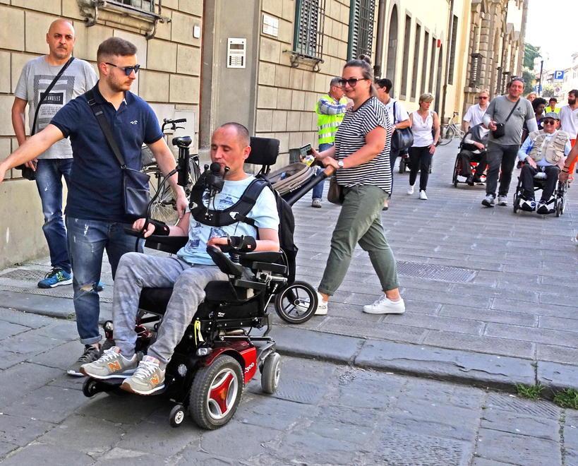 «In città non c’è alcun semaforo per ipovedenti»