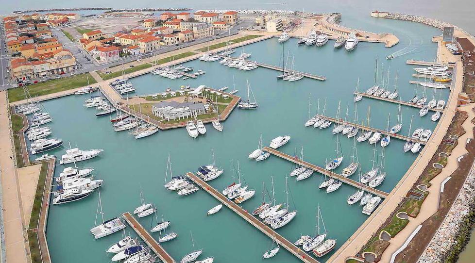 Anche sul porto di Pisa sventola la Bandiera blu 