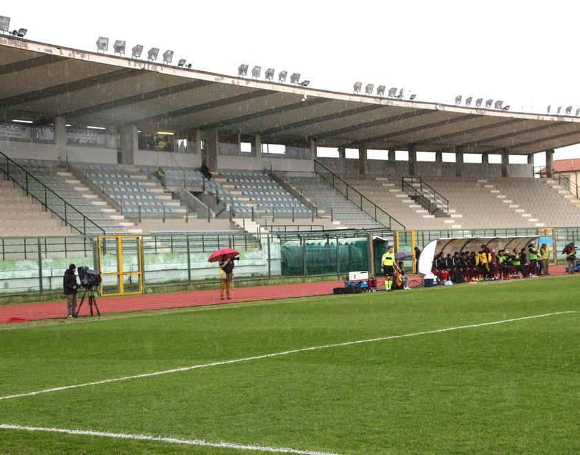 Stadio dei Pini agibile fino al 30 giugno