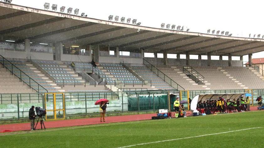 Stadio dei Pini agibile fino al 30 giugno