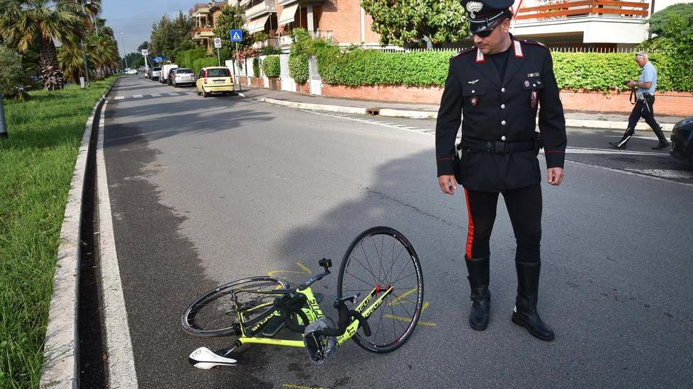 Ciclista investito da un’auto