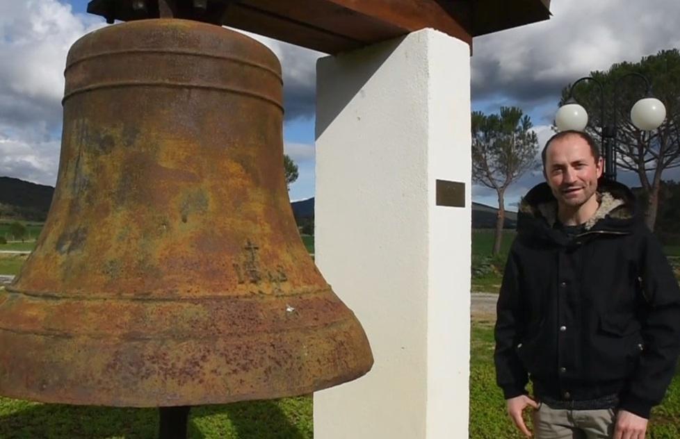 La campana che suona più forte dei cannoni 