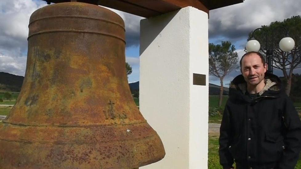 La campana che suona più forte dei cannoni