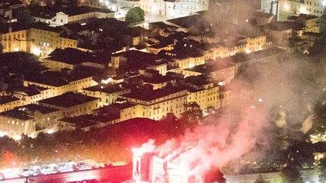 Una scenografia colossale per il concerto di Waters