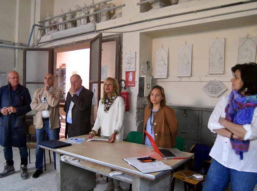 Statue dimenticate lungo viale XX Settembre 