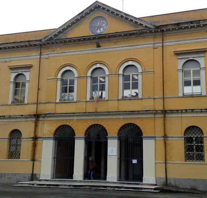 Allarme incuria per la biblioteca delle Figlie di Gesù 