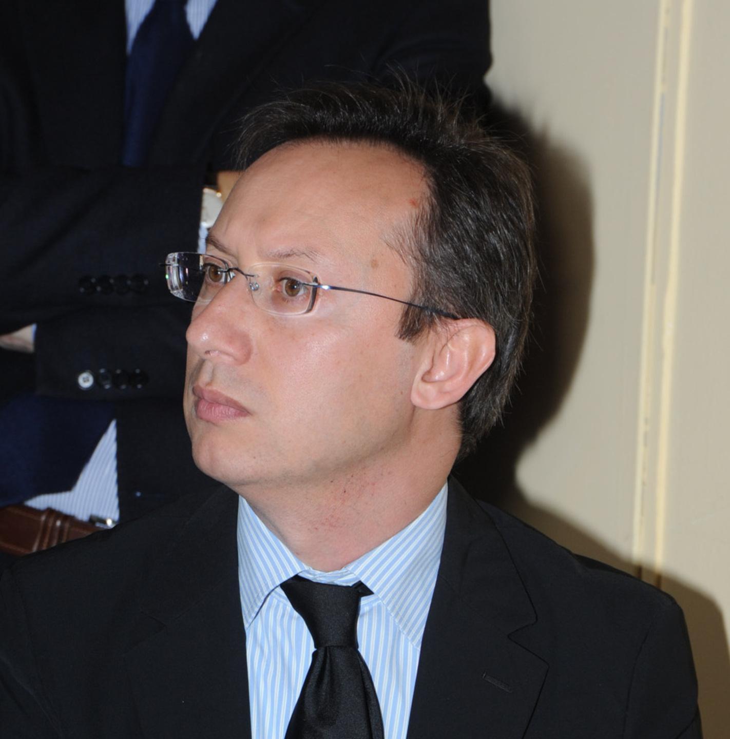 Tentata truffa, nuovo processo per l’ex consigliere Santjust