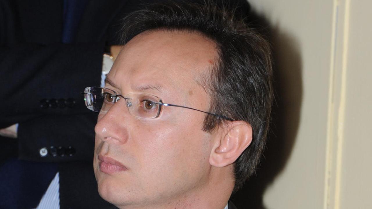 Tentata truffa, nuovo processo per l’ex consigliere Santjust