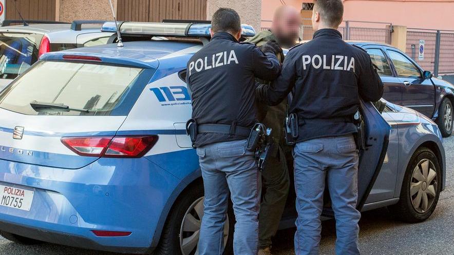Sacca, ladro scoperto ed arrestato