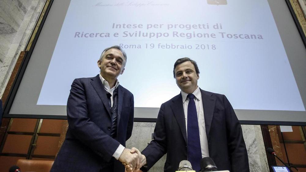 Il presidente Rossi, a sinistra, col ministro Calenda