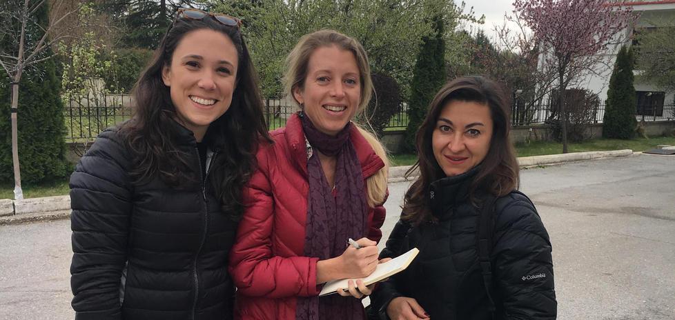 Francesca Trianni, Aryn Baker e Lynsey Addario a Salonicco durante il reportage di Finding Home