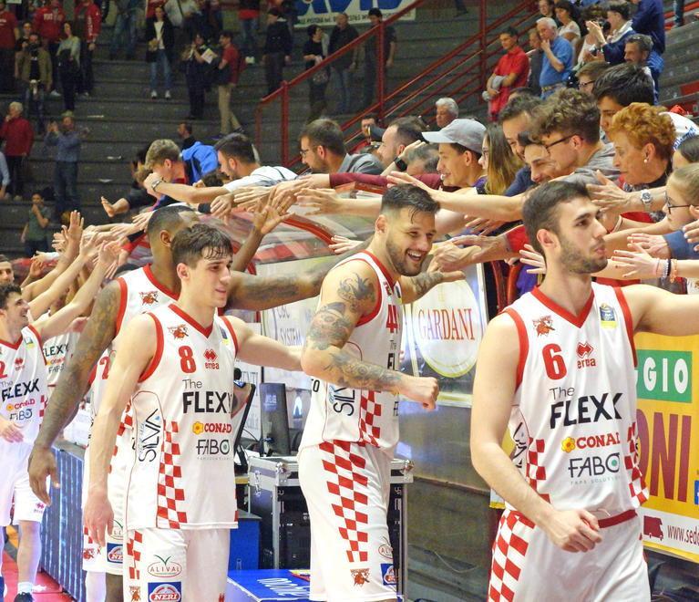 The Flexx, fine campionato col botto 