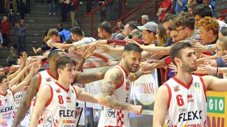 The Flexx, fine campionato col botto