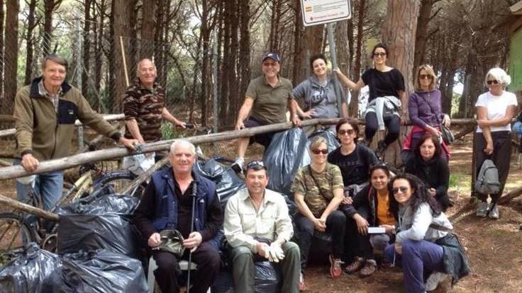 Gli spazzini-volontari “A pesca di immondizia”