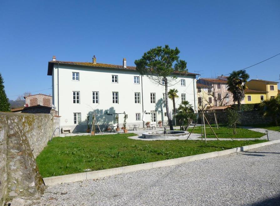 Lei dorme nel b&b, i ladri tentano il furto 
