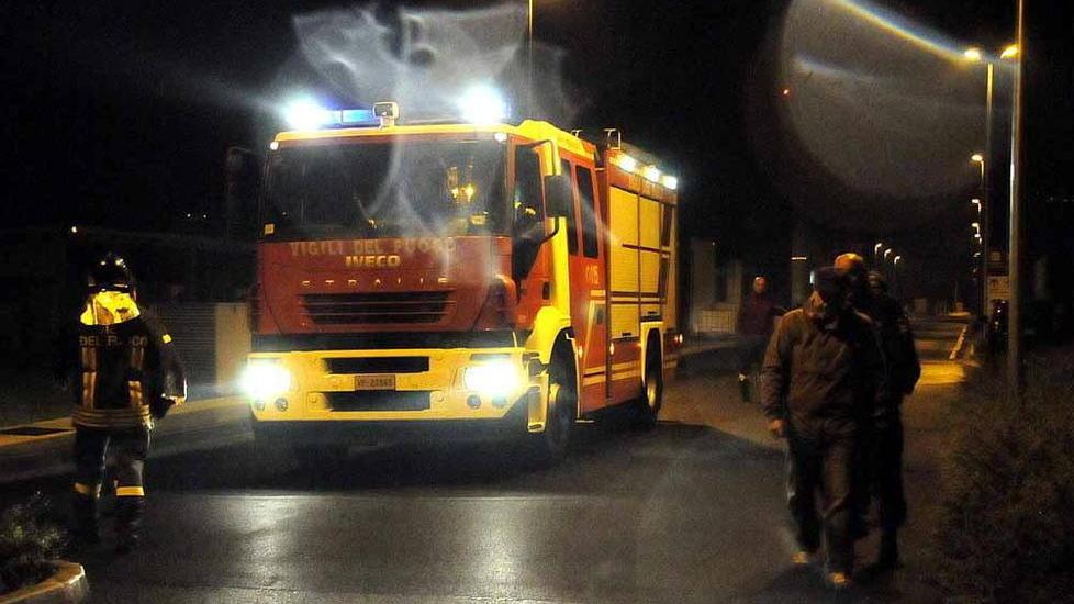 Mommio, due auto in fiamme