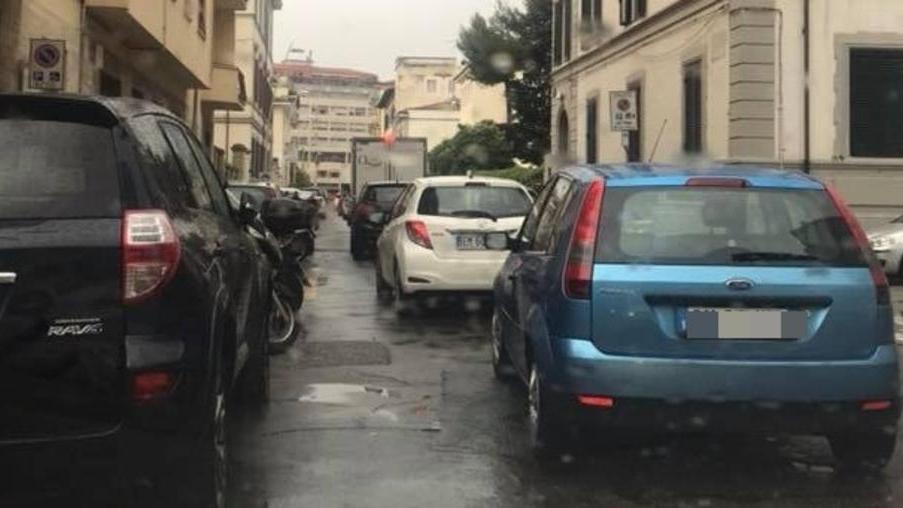 Nuova viabilità in Borgo il doppio senso slitta a oggi