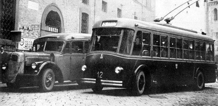 Modena, 1950/ Le prime linee dei filobus e gli ultimi mesi di am-lire 