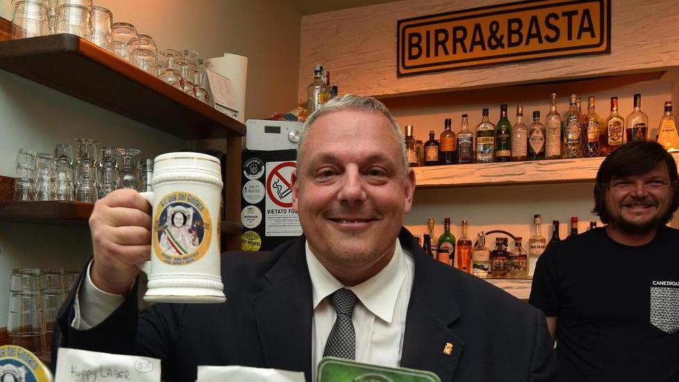 L’acqua del sindaco diventa birra