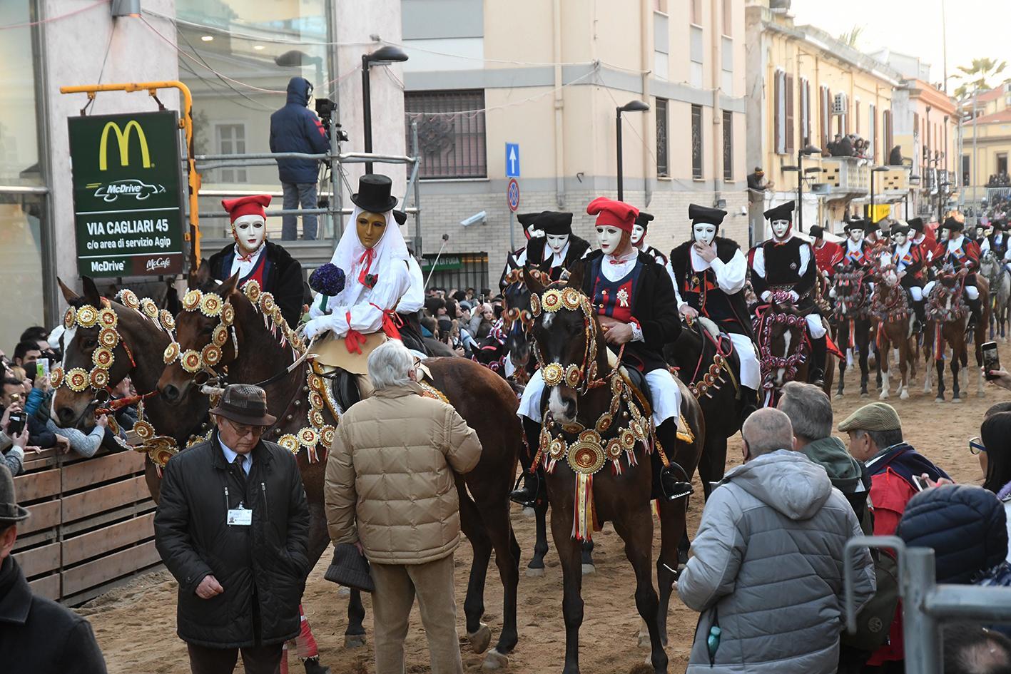 Il momento della contestazione dei cavalieri