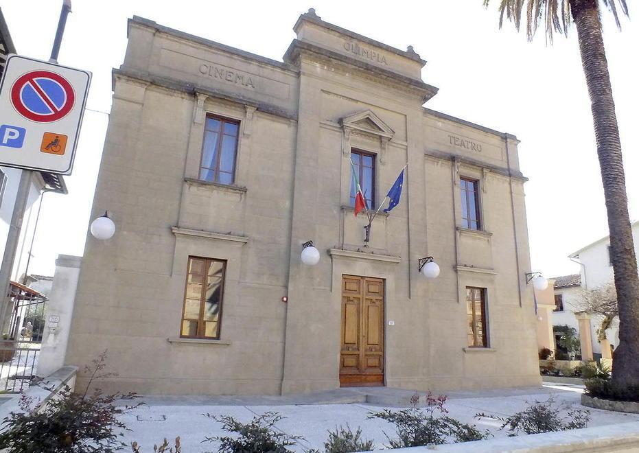 In scena “I burosauri” di Ambrogi 