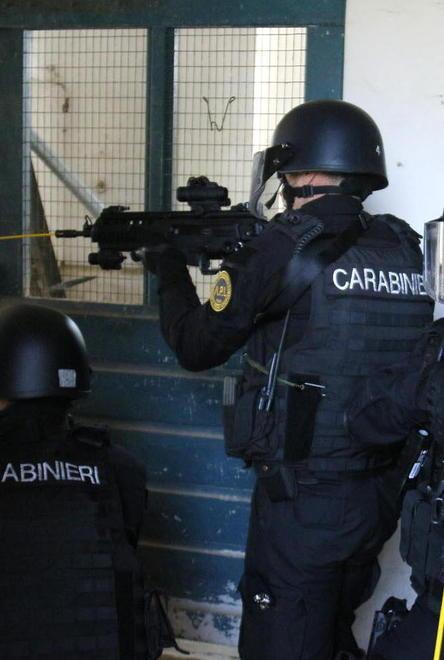 Simulato attacco terroristico con ostaggi e feriti