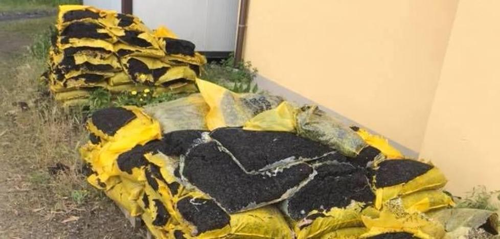 Catrame abbandonato e lasciato marcire: l’azienda deve ritirarlo