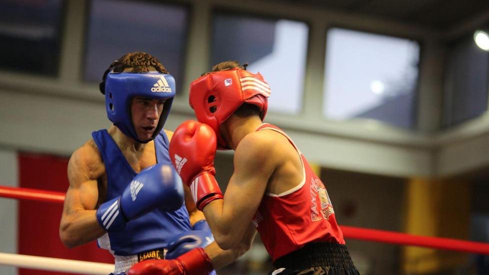 Davide Tassi sul ring a Genova per il secondo match da prof