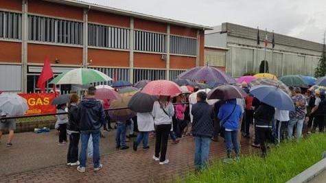 Sciopero e presidio davanti alla Tecno