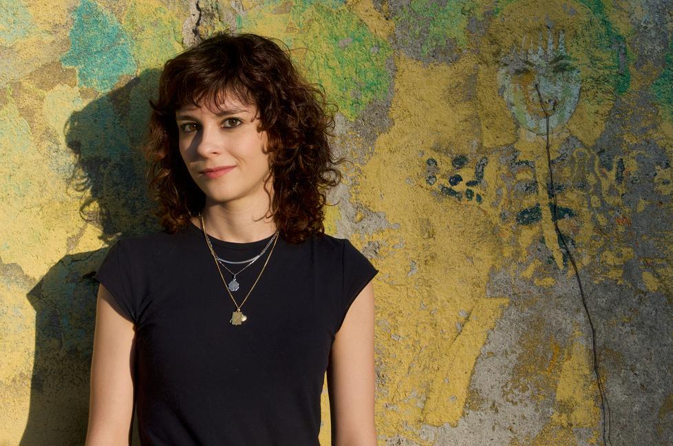 Il libro: Mia e l’omicidio di Jill Francesca Bussi narra l’adolescenza inquieta 