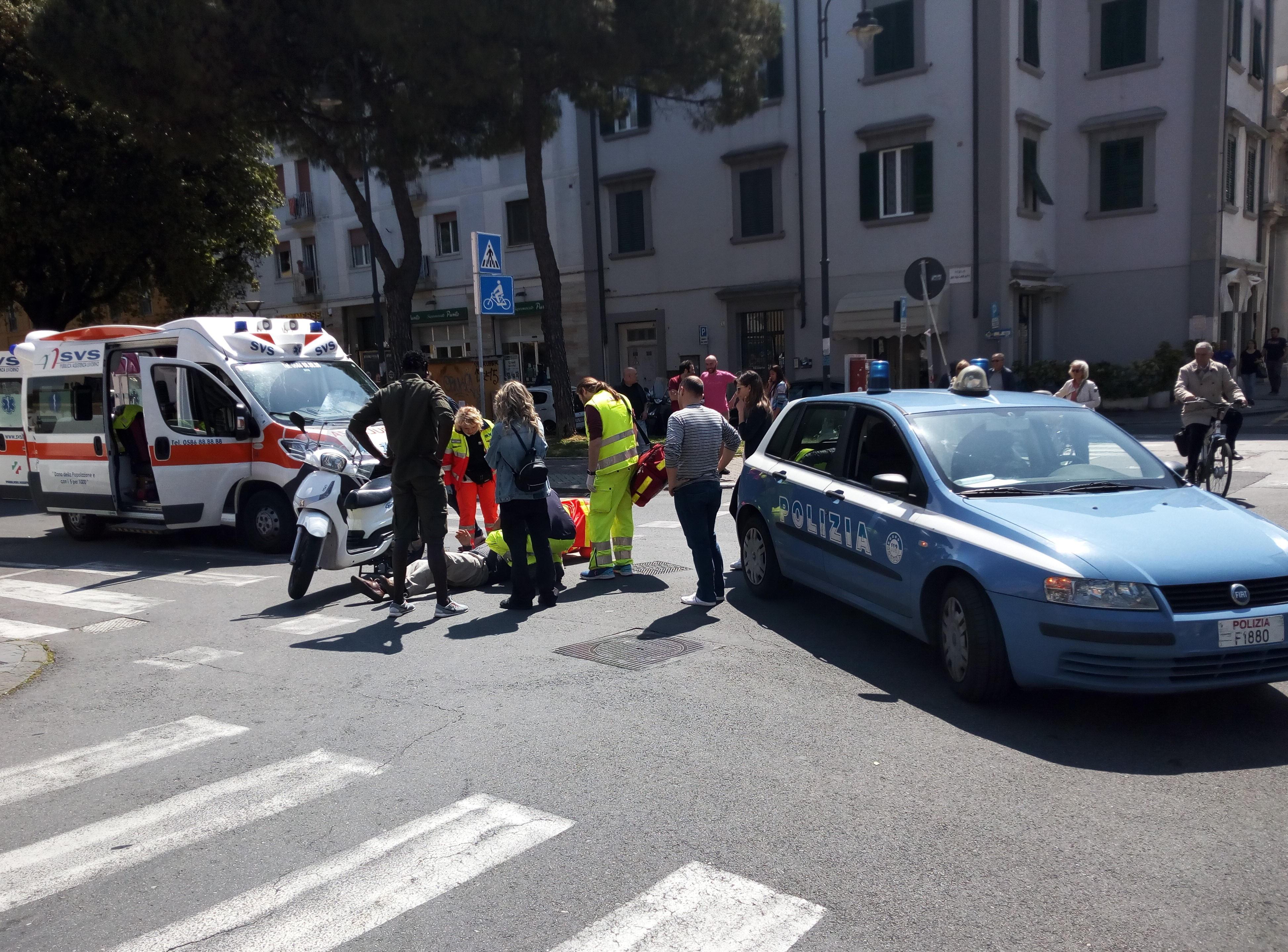 Incidente in viale degli Avvalorati, ferito un uomo 