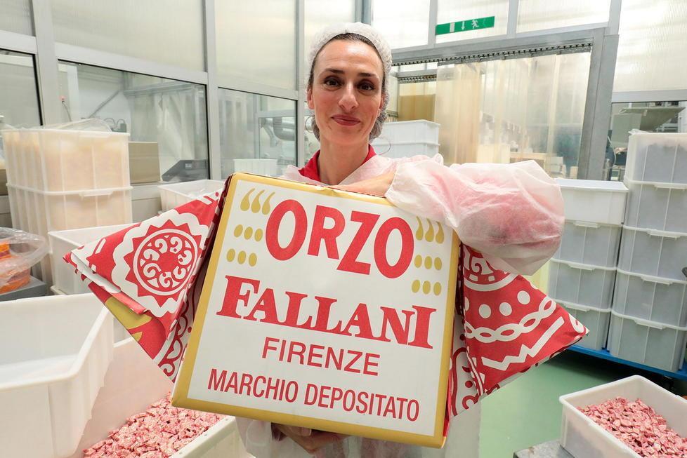 Fallani, duroni di menta e mattoncini all’orzo: ecco le caramelle diventate un mito - Video 