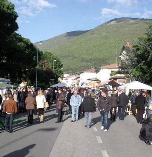 Domenica 13 maggio torna il mercatino a Santa Lucia