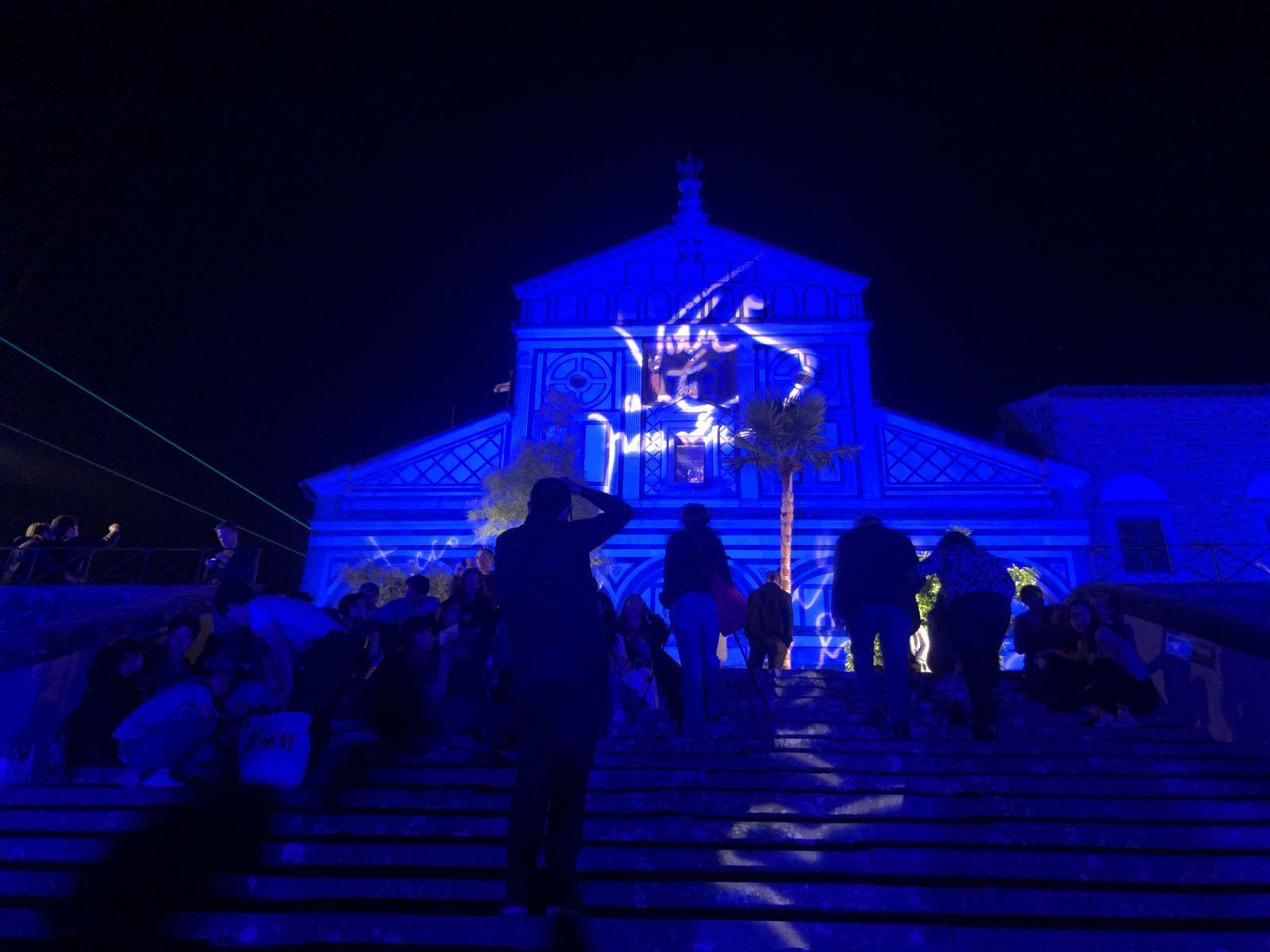 Gli effetti di luce sulla facciata di San Miniato