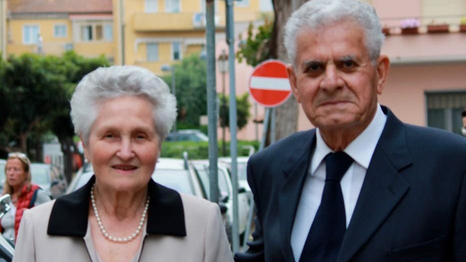 Elio e Maria celebrano in chiesa i 65 anni di nozze