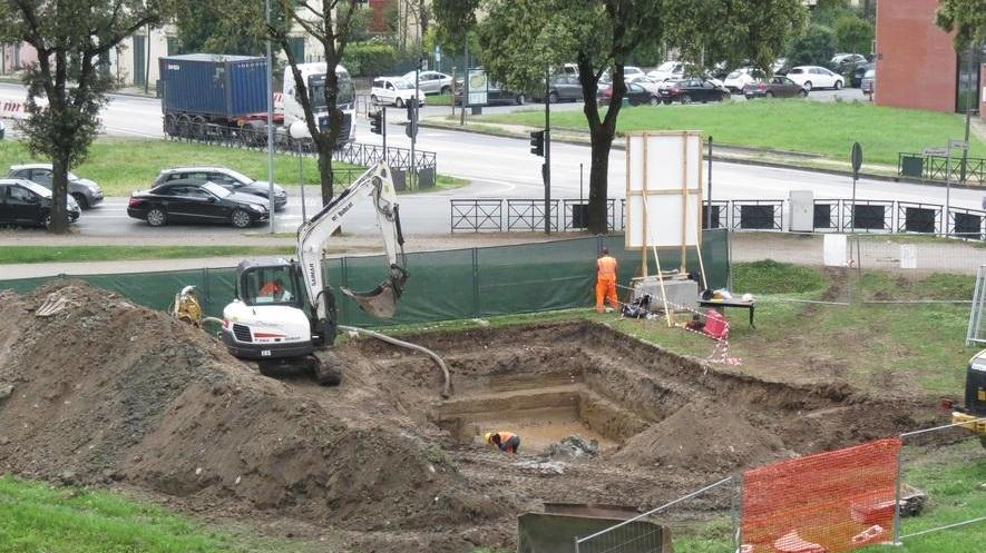 Finiti gli scavi archeologici da lunedì chiude via Pascoli
