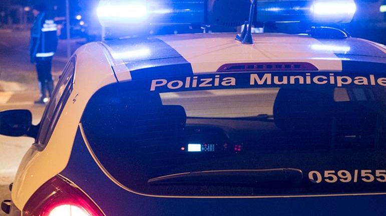 Prodotti ittici illegali Vigili e Capitaneria ispezionano i negozi