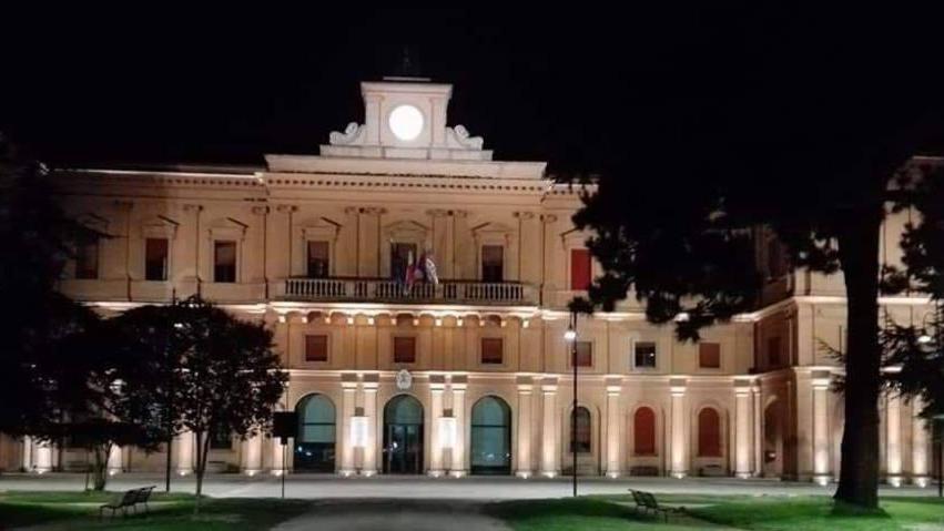 Luci dei lampioni basse I cittadini si lamentano